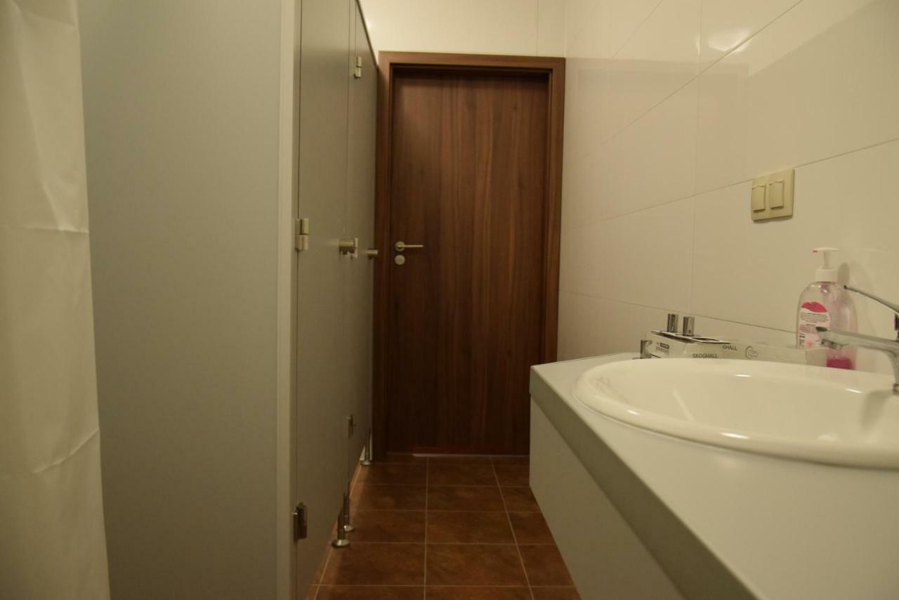 Botanik Hostel Познань Екстер'єр фото
