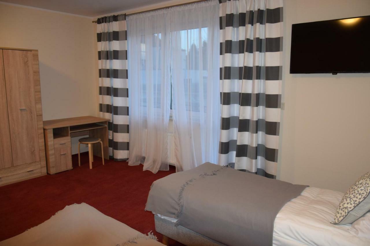 Botanik Hostel Познань Екстер'єр фото